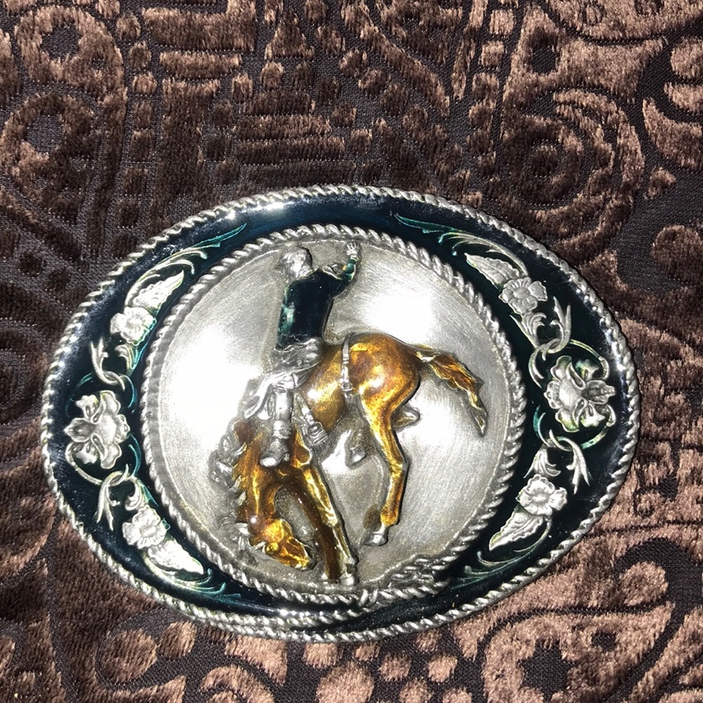 belt buckle